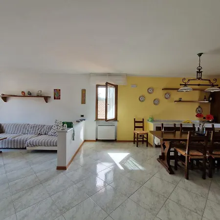 Apartment Incantevole A Tra Viareggio E Lucca *