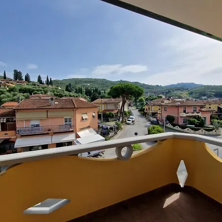 Incantevole A Tra Viareggio E Lucca Apartamento